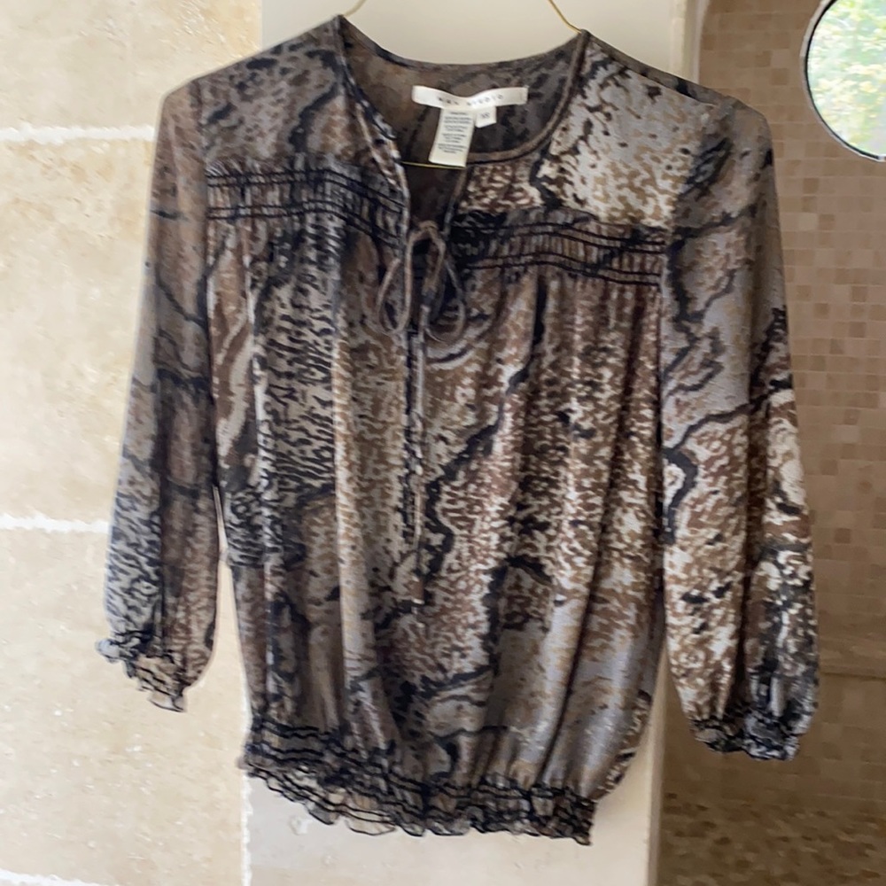 XS max studio blouse